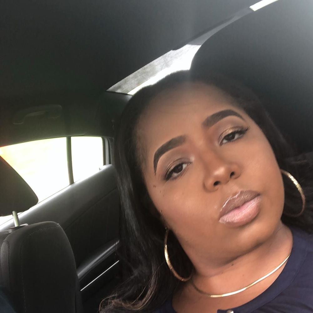 Meet your Posher, Charlita